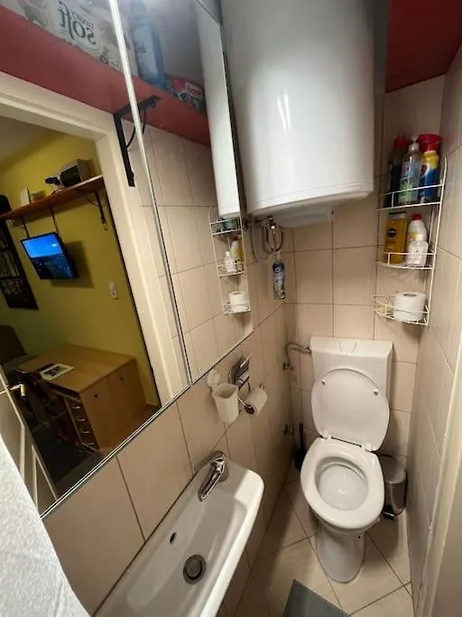 Tiny Private Apartment In Central Buda. Budapešť