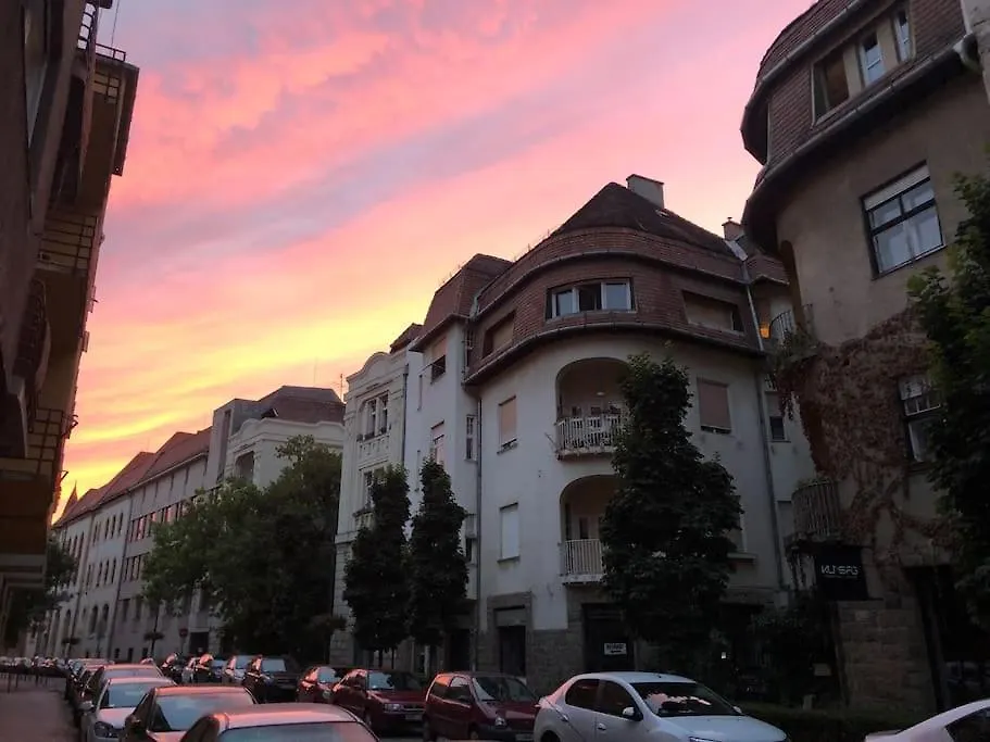 Tiny Private Apartment In Central Buda. Budapešť